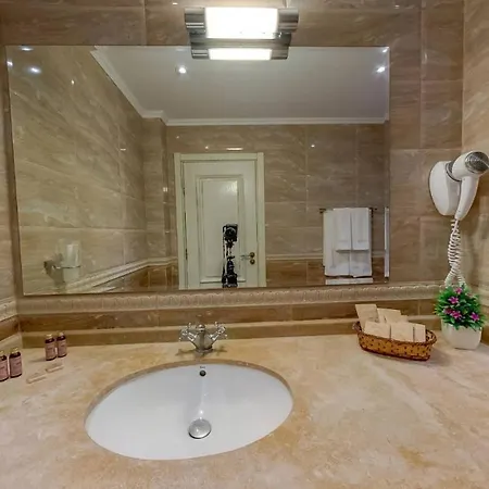 Antik Hotel 3*