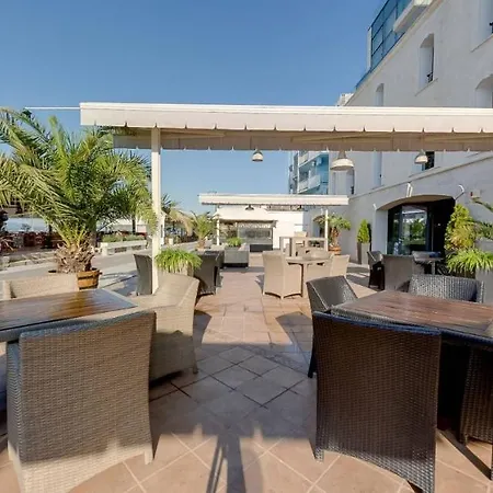 Hotel Antik 3*