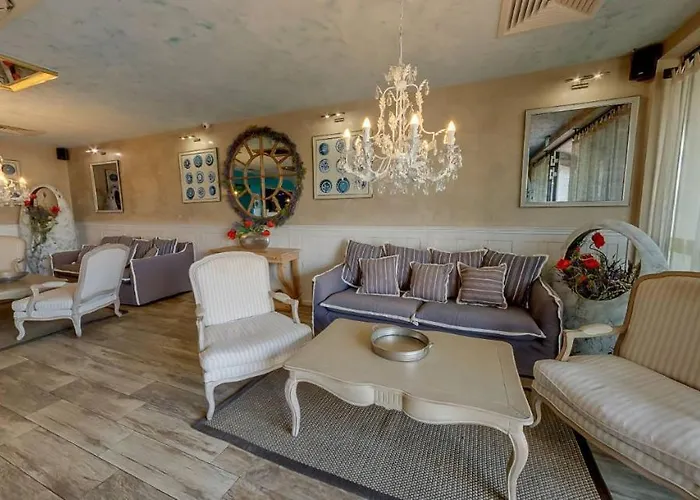 Antik Ξενοδοχείο 3*