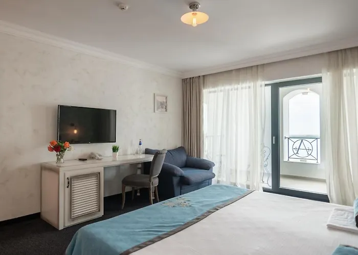 Ξενοδοχείο Antik 3*